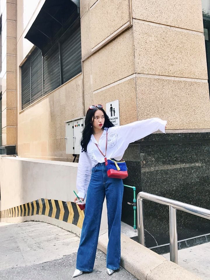 Dan sao Viet bien tau trang phuc voi chiec quan jeans anh 9