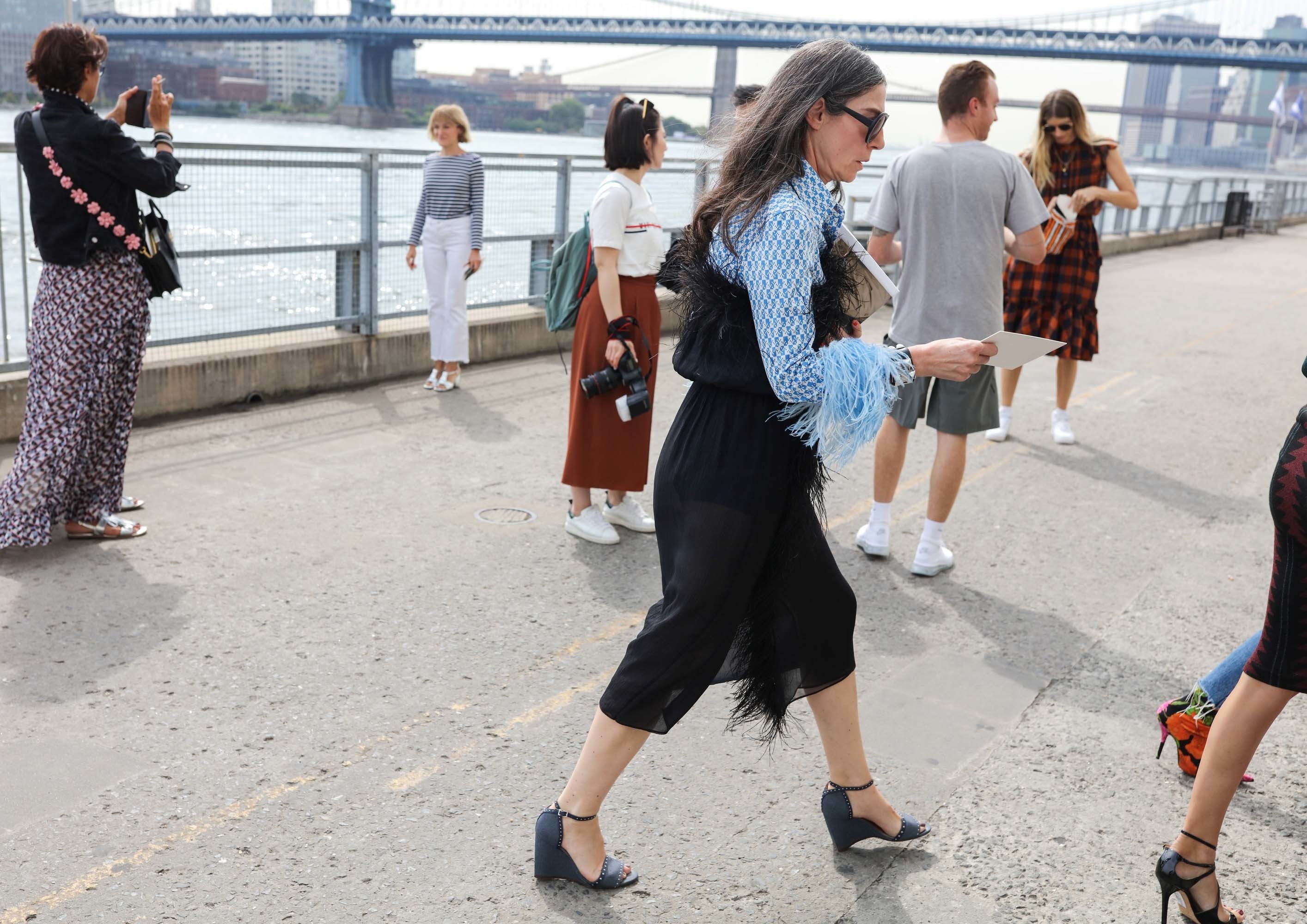 Nhung quy ba sanh dieu tai tuan le thoi trang the gioi anh 10