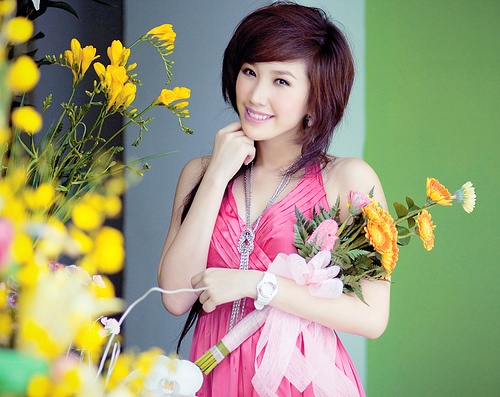 Bao Thy truong thanh voi phong cach thoi trang goi cam anh 1