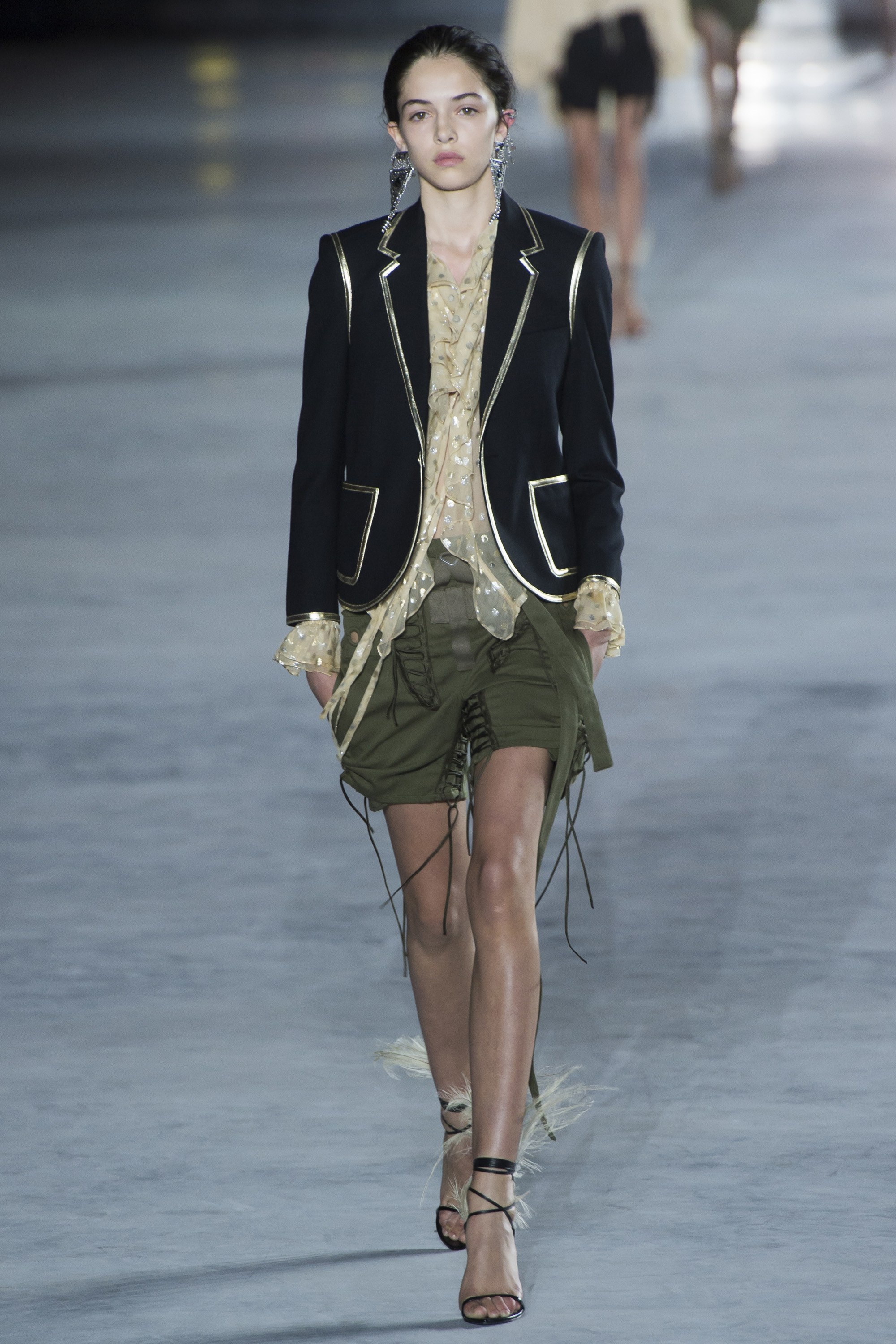 Bo suu tap xuan he 2018 cua Saint Laurent anh 3