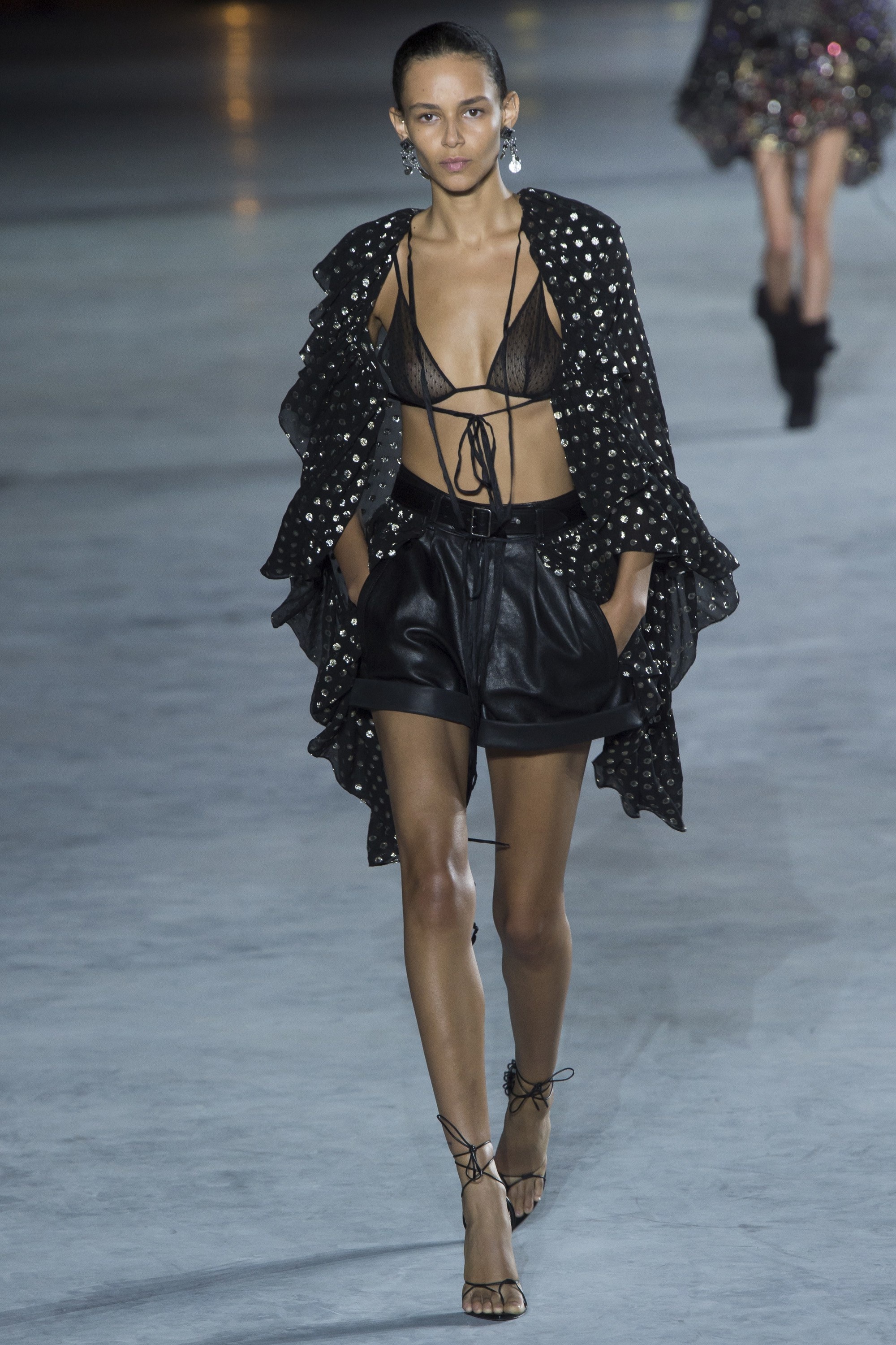 Bo suu tap xuan he 2018 cua Saint Laurent anh 4