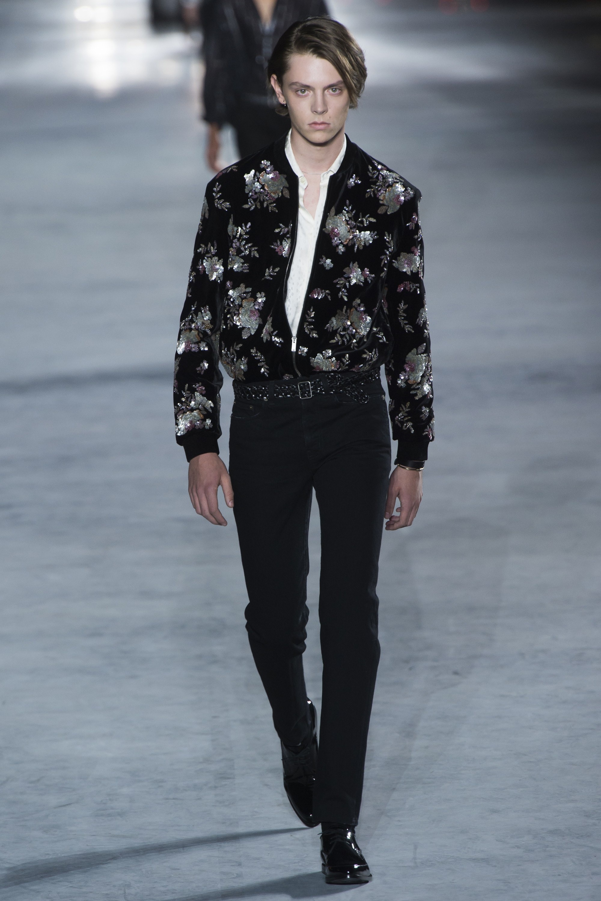 Bo suu tap xuan he 2018 cua Saint Laurent anh 8