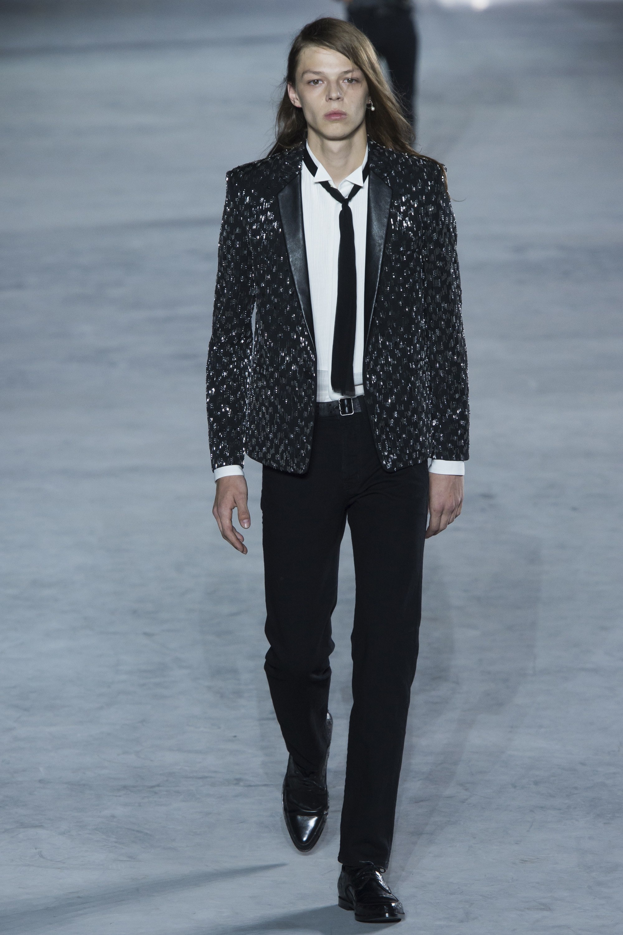Bo suu tap xuan he 2018 cua Saint Laurent anh 9