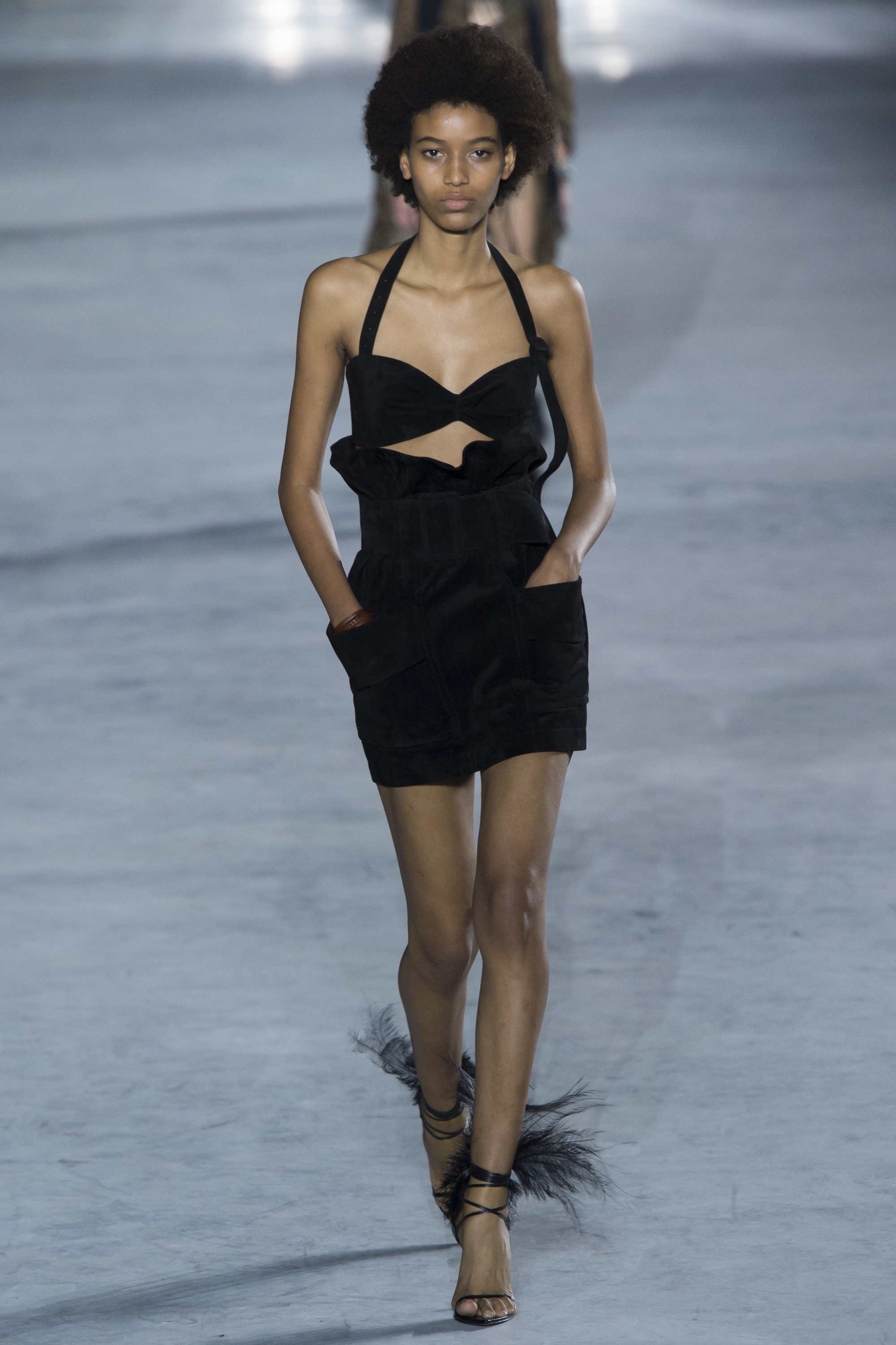 Bo suu tap xuan he 2018 cua Saint Laurent anh 10