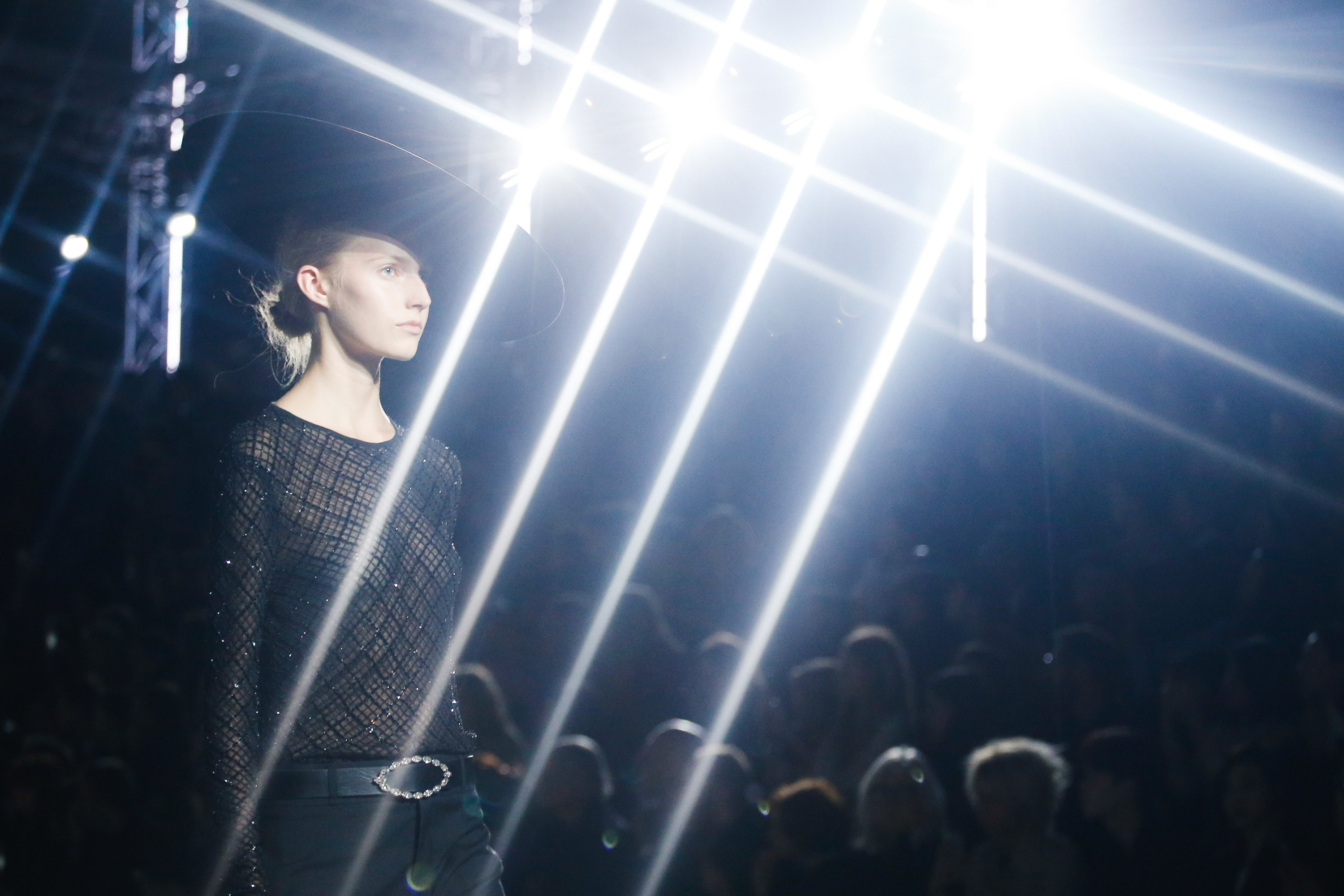 Bo suu tap xuan he 2018 cua Saint Laurent anh 2