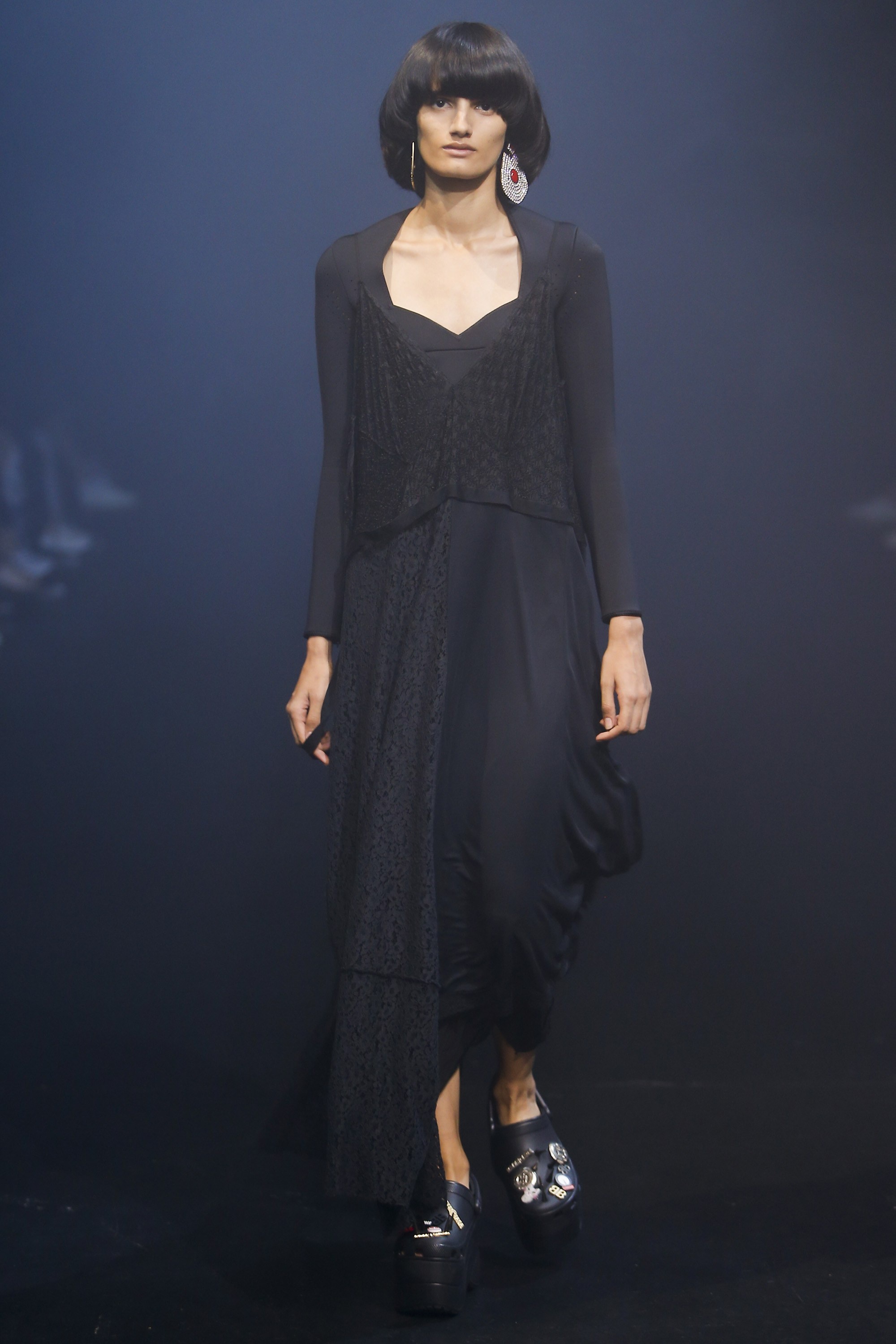 Balenciaga lang xe dep nhua anh 2