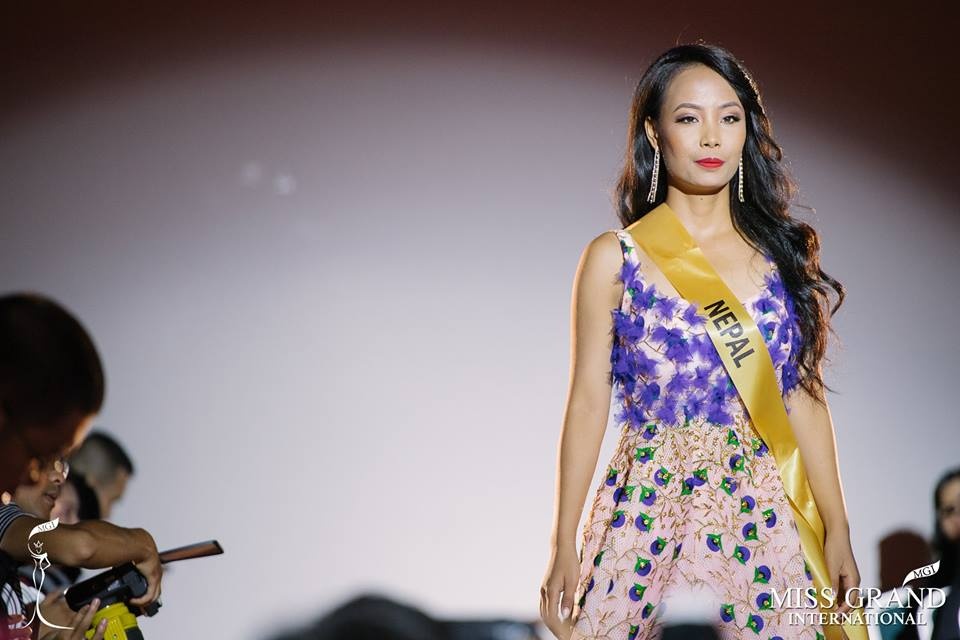 Những thí sinh kém sắc nhất tại Hoa hậu Hòa bình 2017 ảnh 2 Nhung thi sinh kem sac nhat tai Hoa hau Hoa binh 2017 anh 2