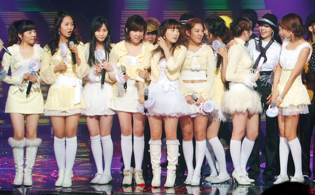 Nhung bo dong phuc an tuong nhat cua SNSD anh 3