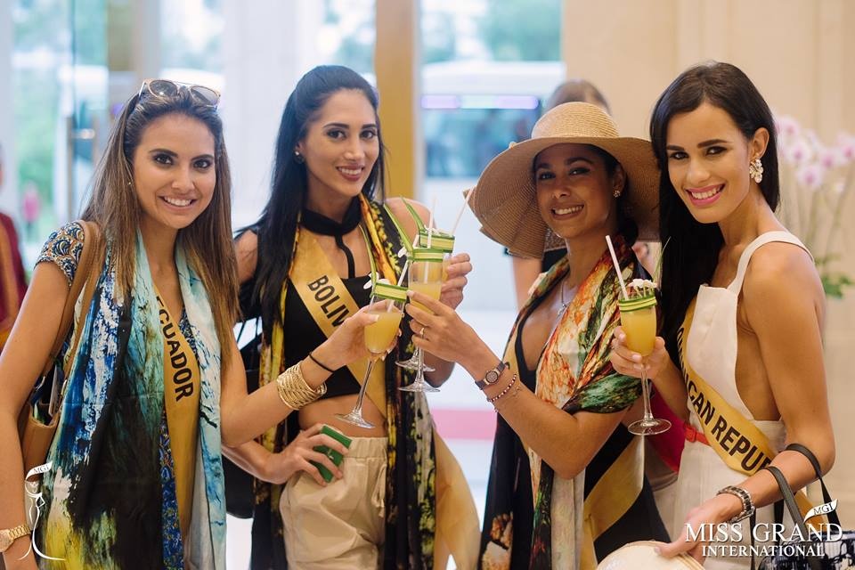 Thí sinh Hoa hậu Hoà bình vừa đến Phú Quốc ảnh 5 Thi sinh Hoa hau Hoa binh vua den Phu Quoc anh 5