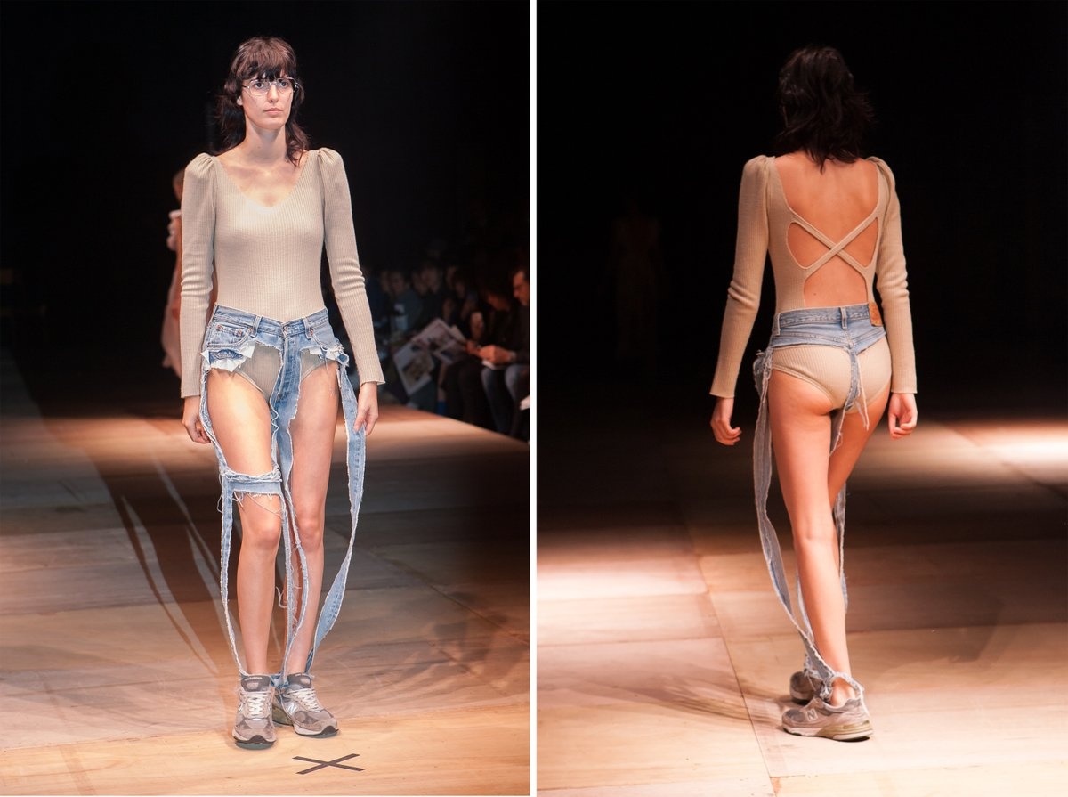 Bất ngờ với chiếc quần jeans độc đáo trên sàn runway ảnh 1 Bat ngo voi chiec quan jeans doc dao tren san runway anh 1