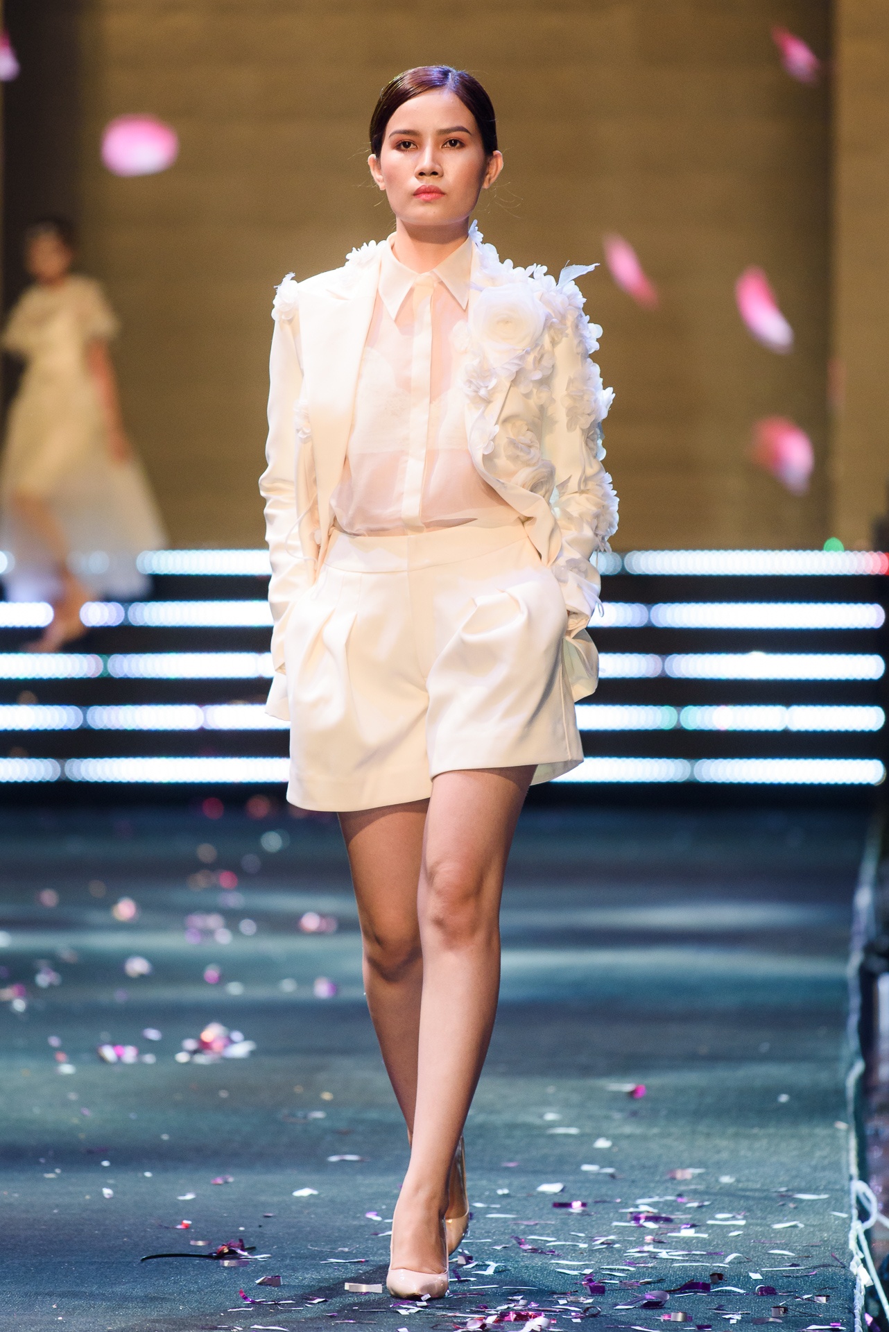 Pham Huong dien vay 3D doc dao anh 3