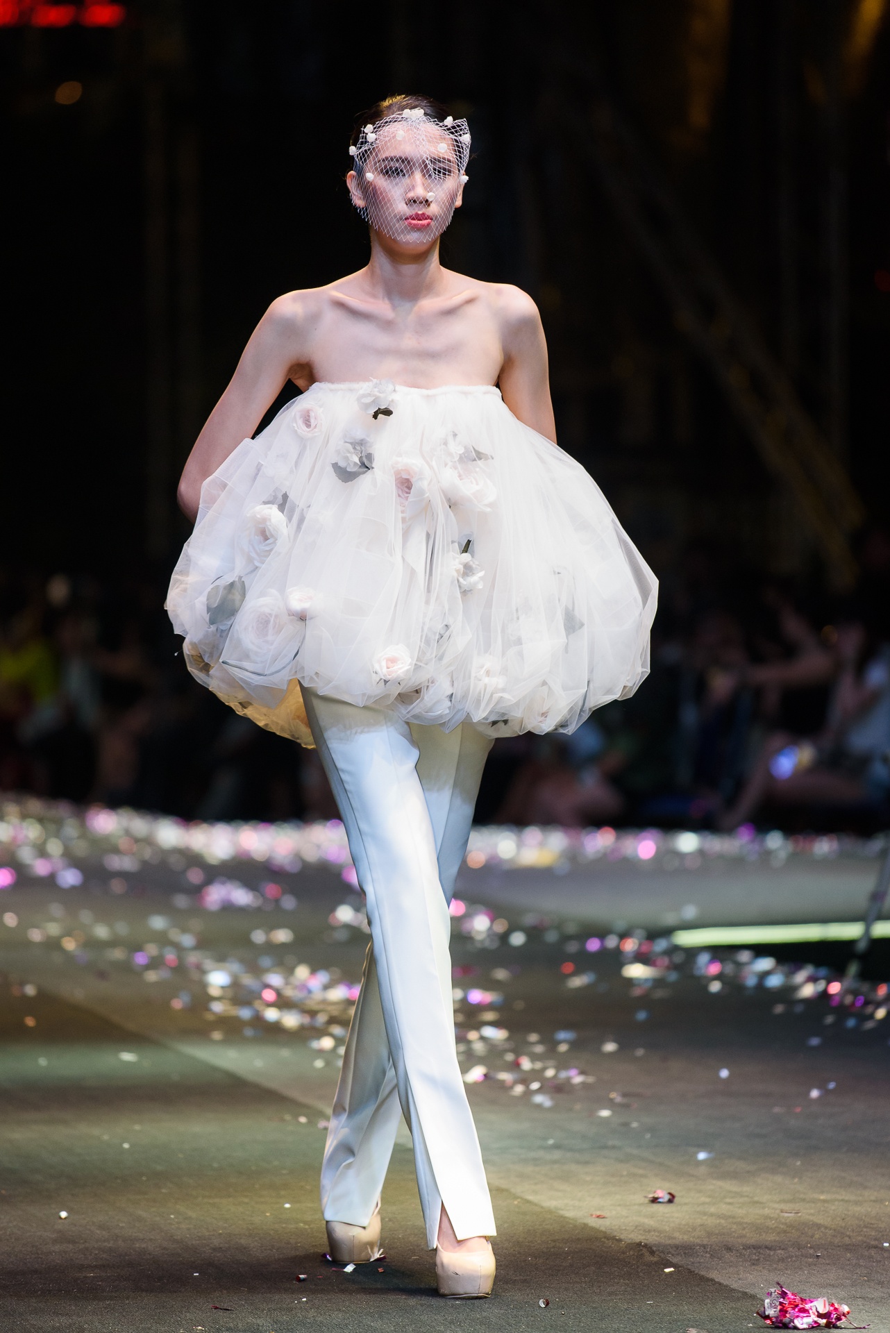 Pham Huong dien vay 3D doc dao anh 7