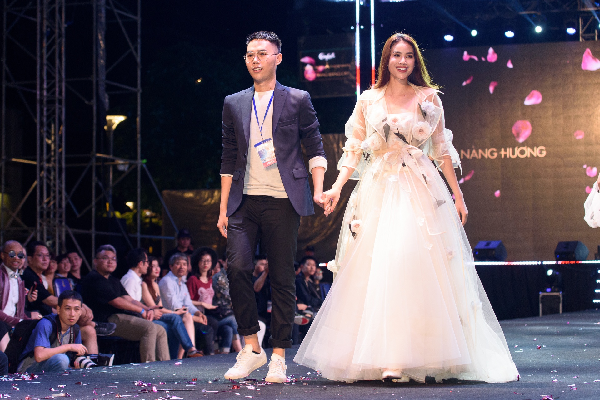 Pham Huong dien vay 3D doc dao anh 9