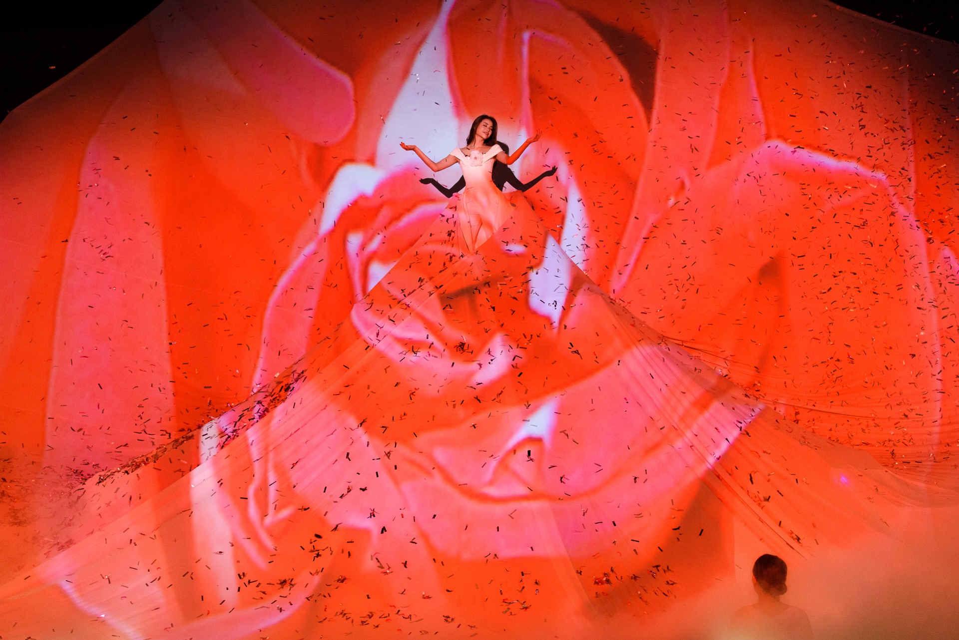 Pham Huong dien vay 3D doc dao anh 1