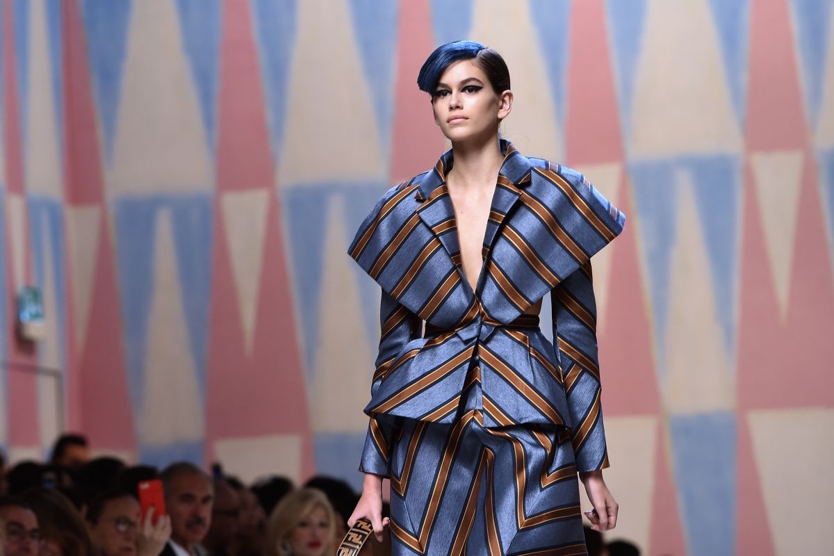 Chi em Hadid canh tranh ngoi vi nguoi mau cua nam anh 2