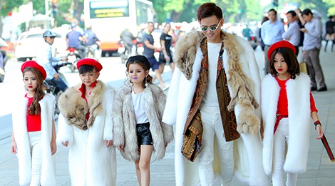 Tin do thoi trang nhi lang xe ao khoac long tai VIFW 2017 hinh anh