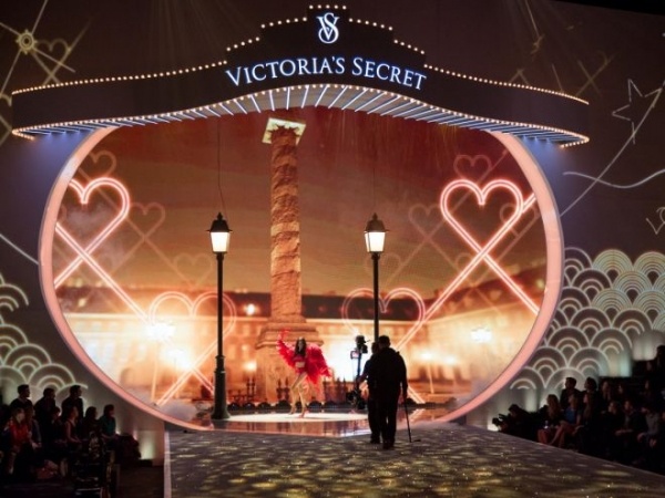 Nhung san khau an tuong cua Victoria's Secret anh 9