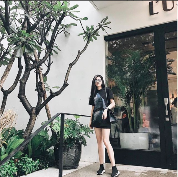 A hau Tu Anh sanh dieu voi trang phuc hang hieu anh 6