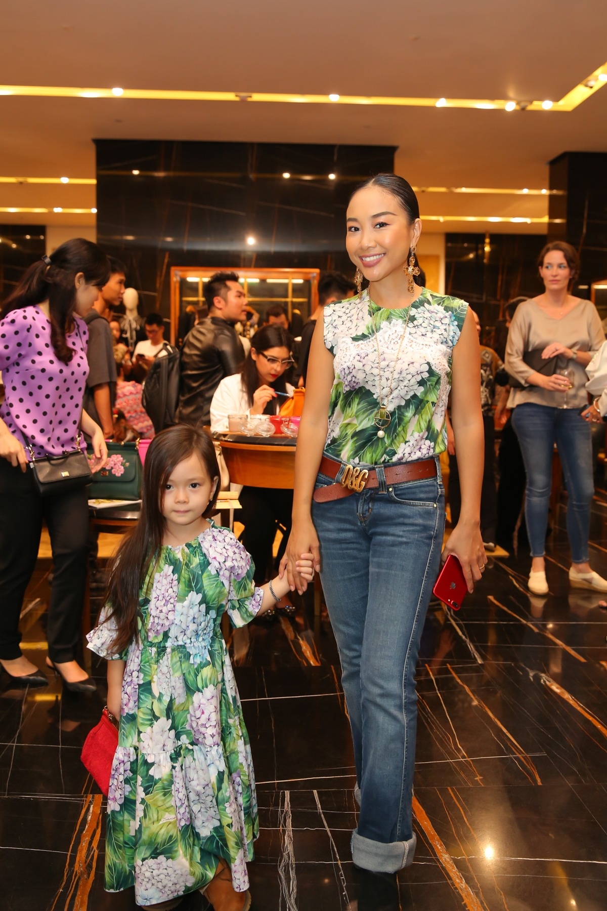 Angela Phuong Trinh hoa quy co co dien anh 10