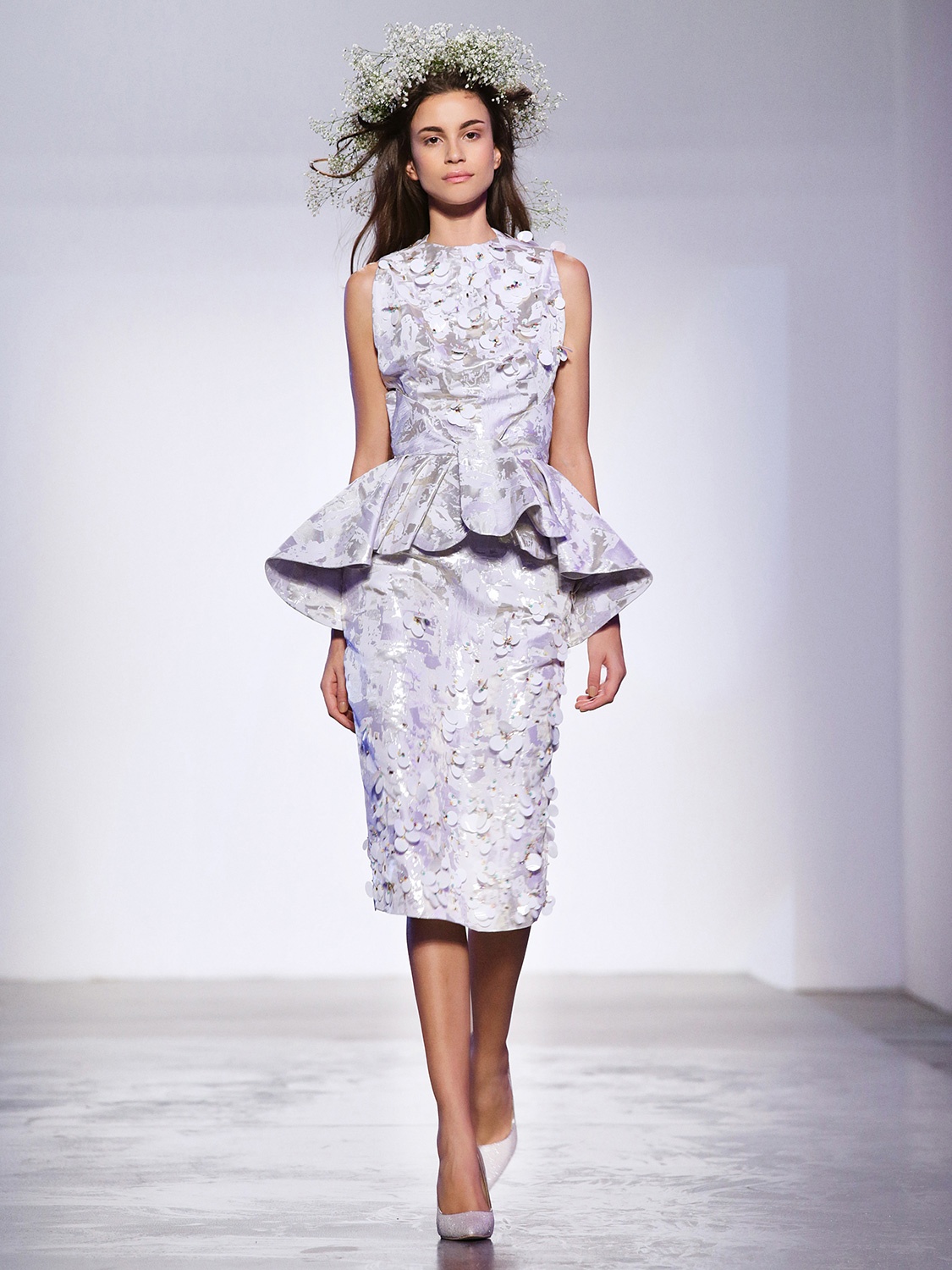 Pham Huong dam nhan vai tro vedette tai show dien anh 8