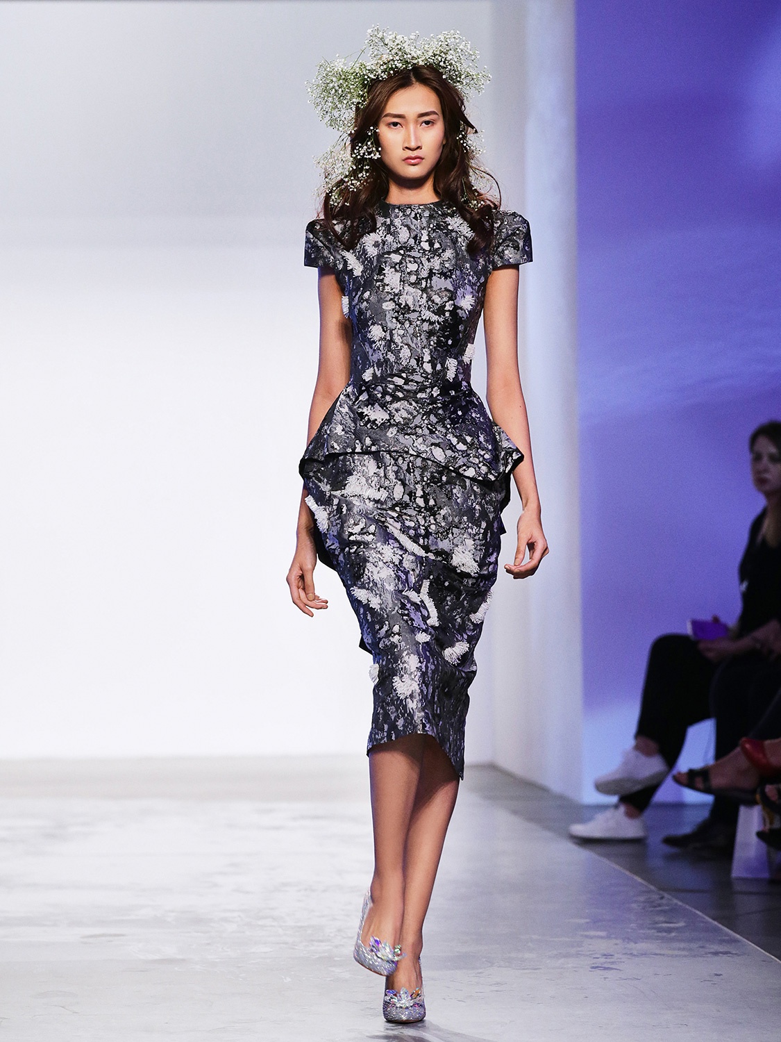 Pham Huong dam nhan vai tro vedette tai show dien anh 9