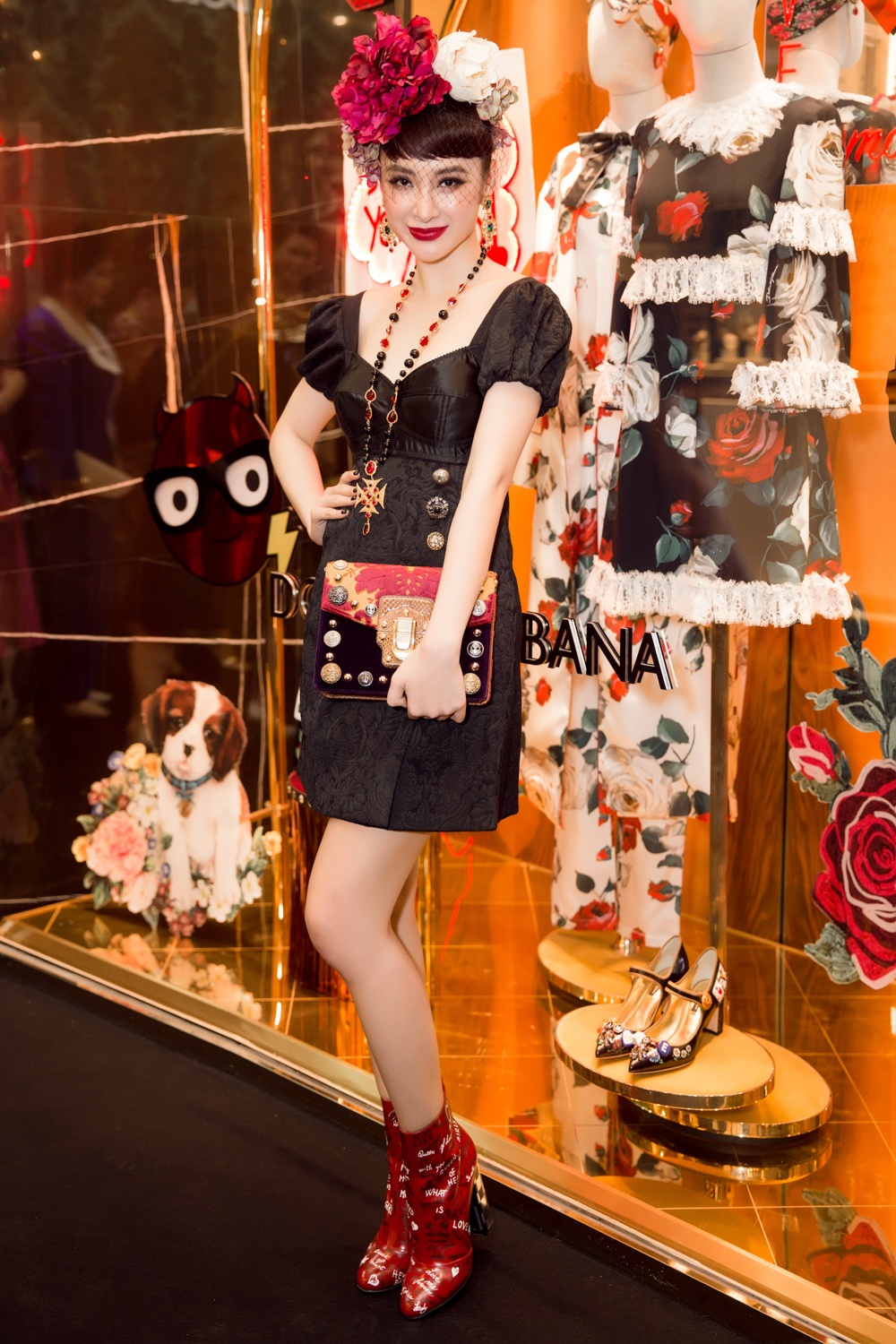 Angela Phuong Trinh hoa quy co co dien anh 2