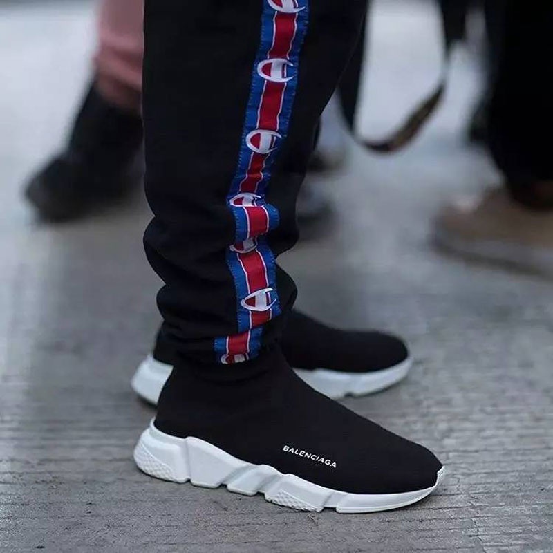 Nhung mau giay the thao gay sot gioi tre the gioi anh 6