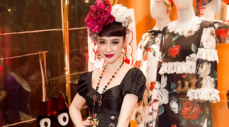 Angela Phuong Trinh, Chi Pu mac dep nhat tuan qua hinh anh