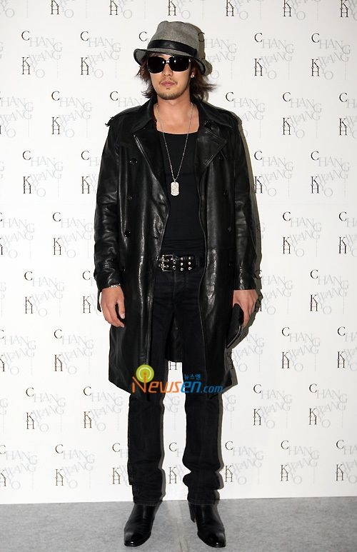 Gout thoi trang cua nam dien vien So Ji Sub anh 2