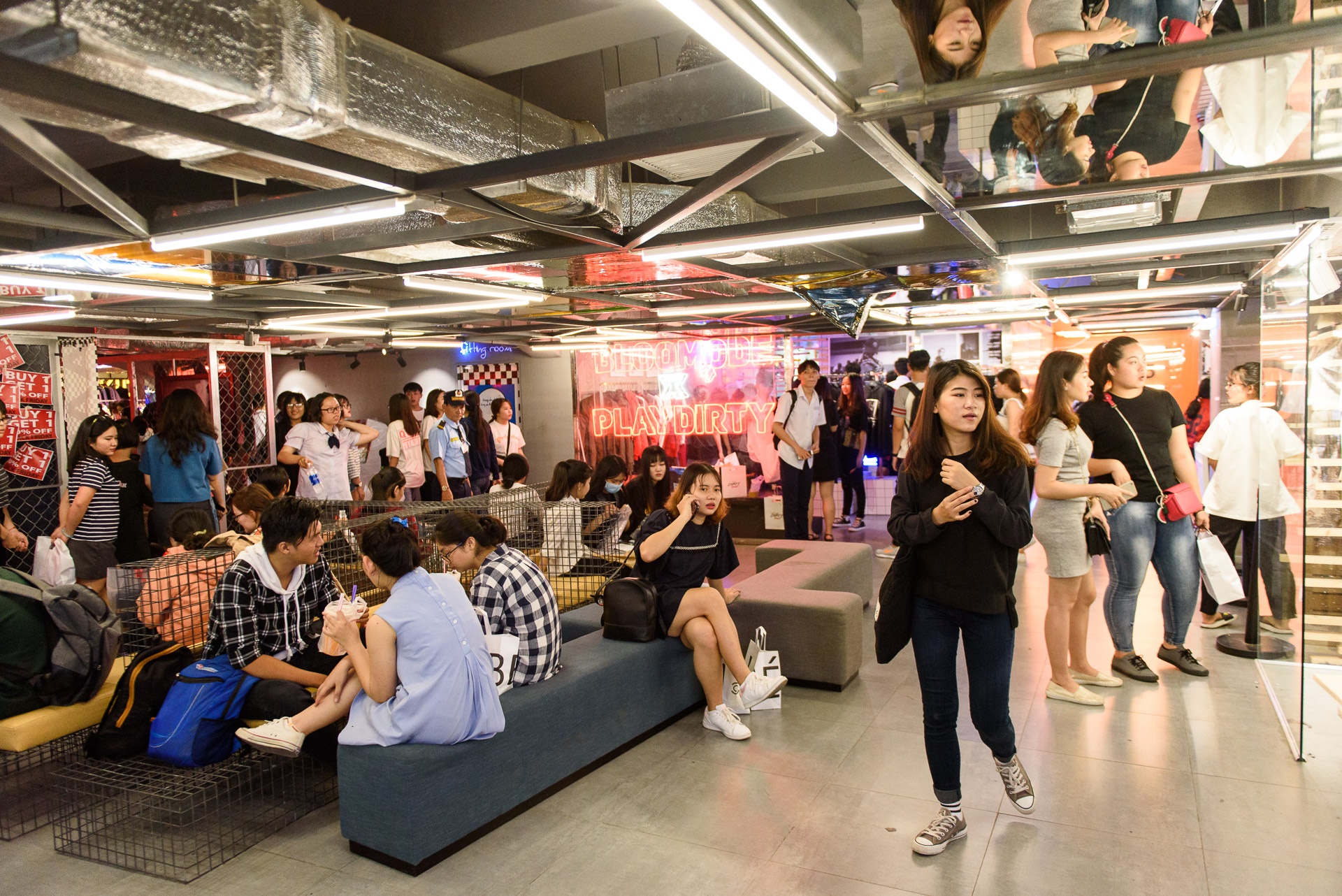 Nhon nhip ngay Black Friday anh 5