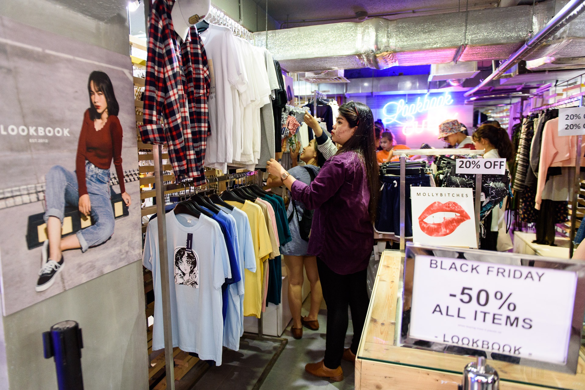 Nhon nhip ngay Black Friday anh 7