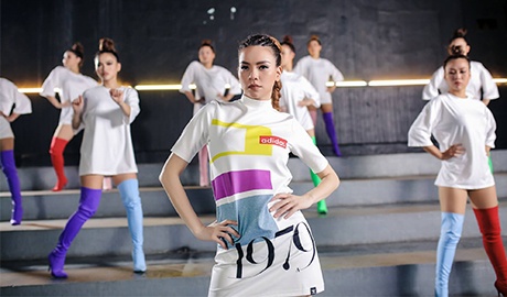 Boc gia nhung kieu ao ca tinh Ho Ngoc Ha mac trong MV vua ra mat hinh anh