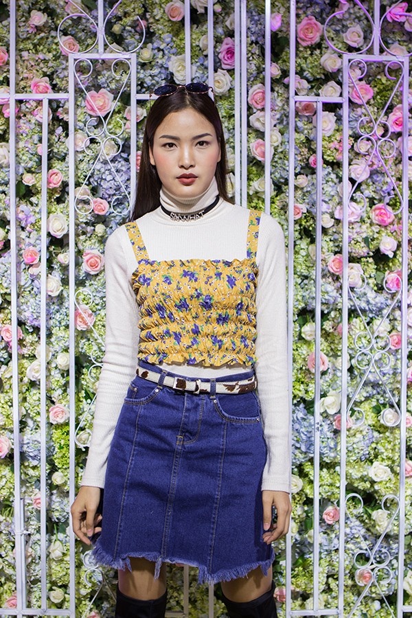 Sao Viet xuat hien tren voi trang phuc kho hieu anh 4