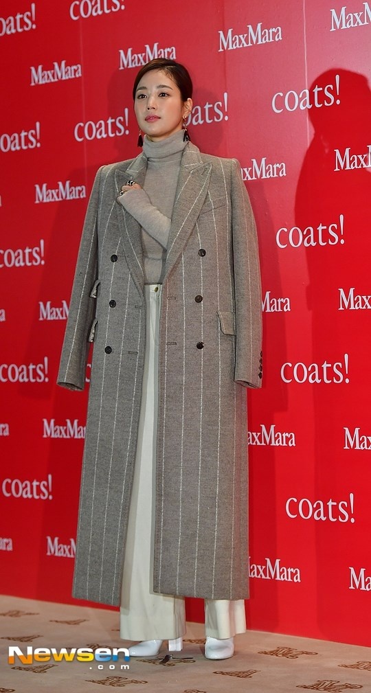 Yoona tham dự buổi triển lãm Max Mara tại Hàn Quốc ảnh 8 Yoona tham du buoi trien lam Max Mara tai Han Quoc anh 8