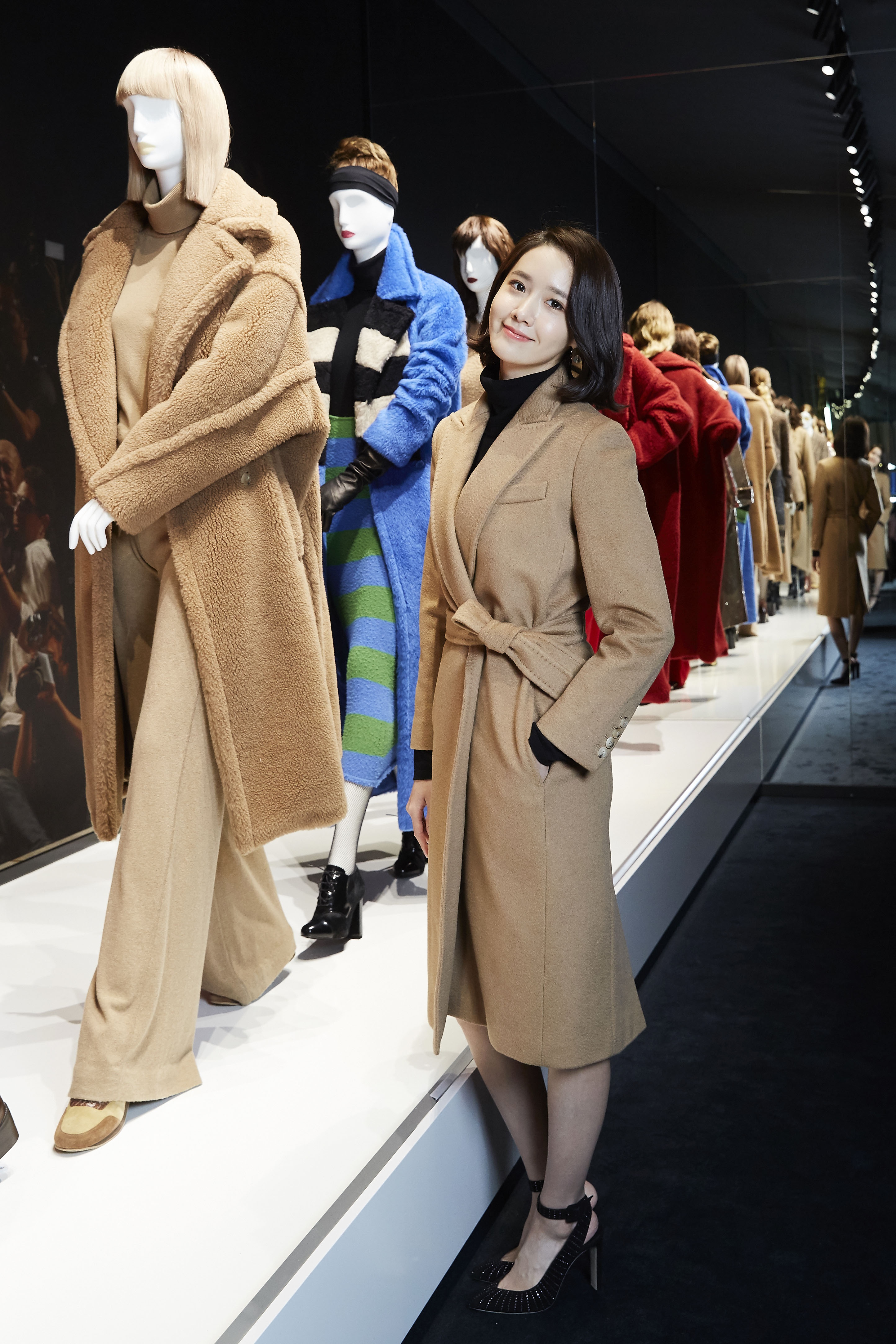 Yoona tham dự buổi triển lãm Max Mara tại Hàn Quốc ảnh 1 Yoona tham du buoi trien lam Max Mara tai Han Quoc anh 1