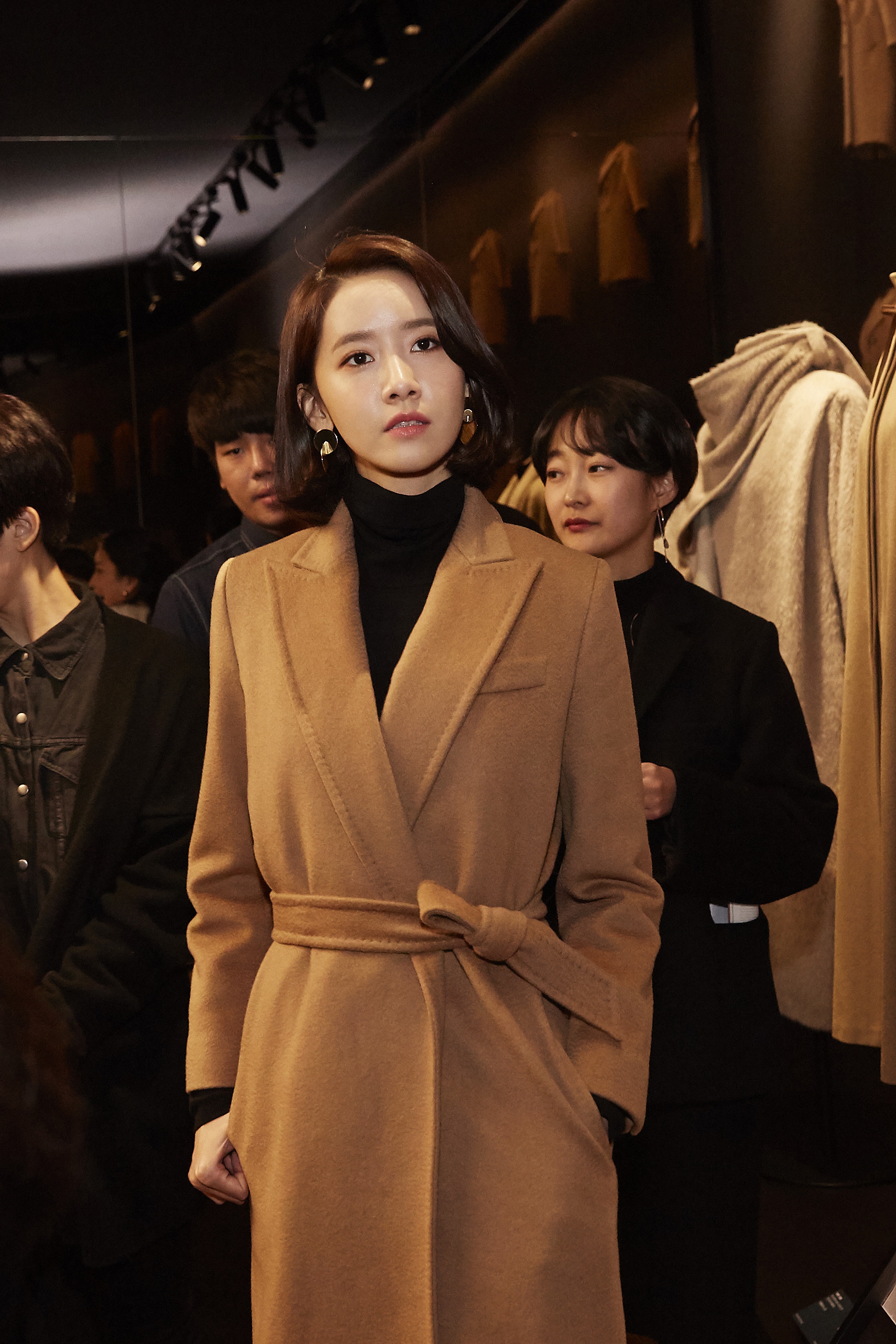 Yoona tham dự buổi triển lãm Max Mara tại Hàn Quốc ảnh 3 Yoona tham du buoi trien lam Max Mara tai Han Quoc anh 3