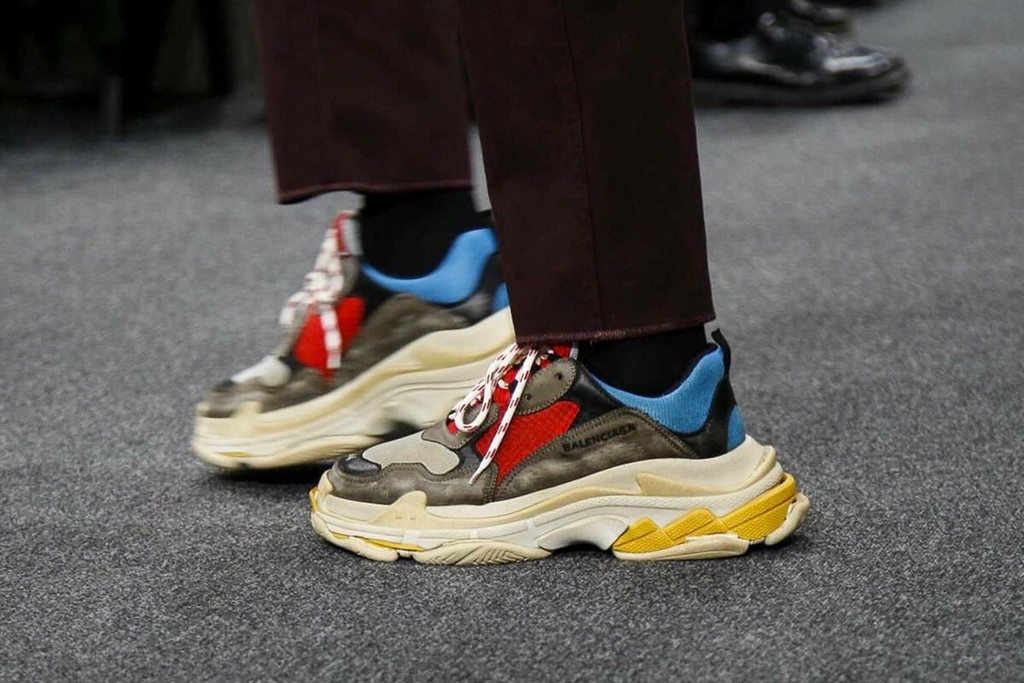 Những mẫu giày sneaker nổi bật trong năm 2017 ảnh 2 Nhung mau giay sneaker noi bat trong nam 2017 anh 2