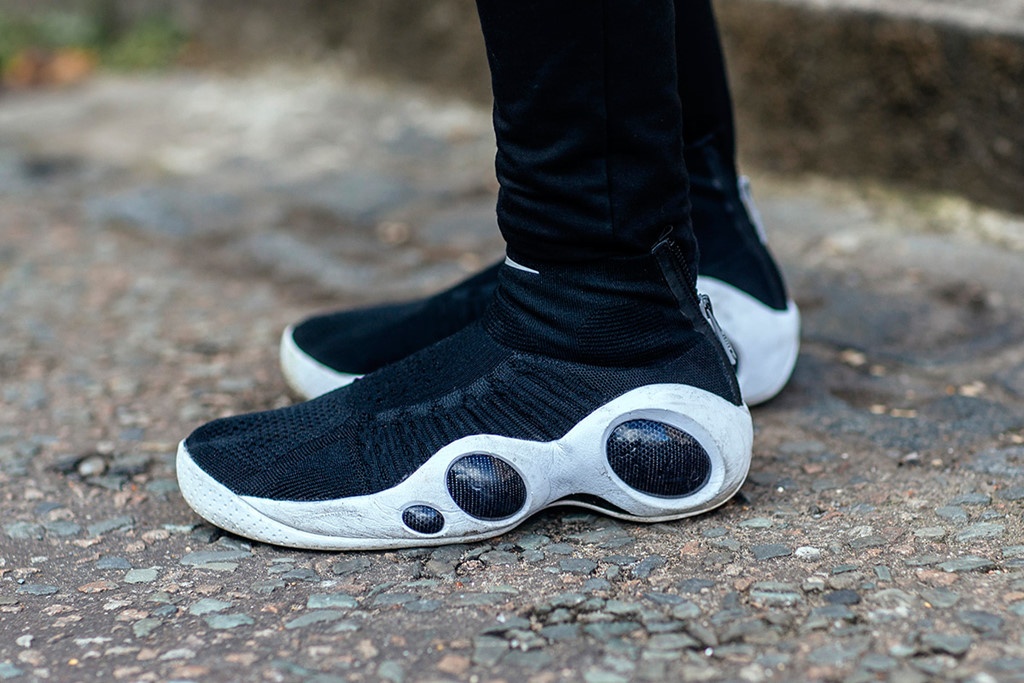 Những mẫu giày sneaker nổi bật trong năm 2017 ảnh 5 Nhung mau giay sneaker noi bat trong nam 2017 anh 5
