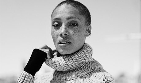 Adwoa Aboah: Tu qua khu nghien ngap toi Nguoi mau cua nam 2017 hinh anh