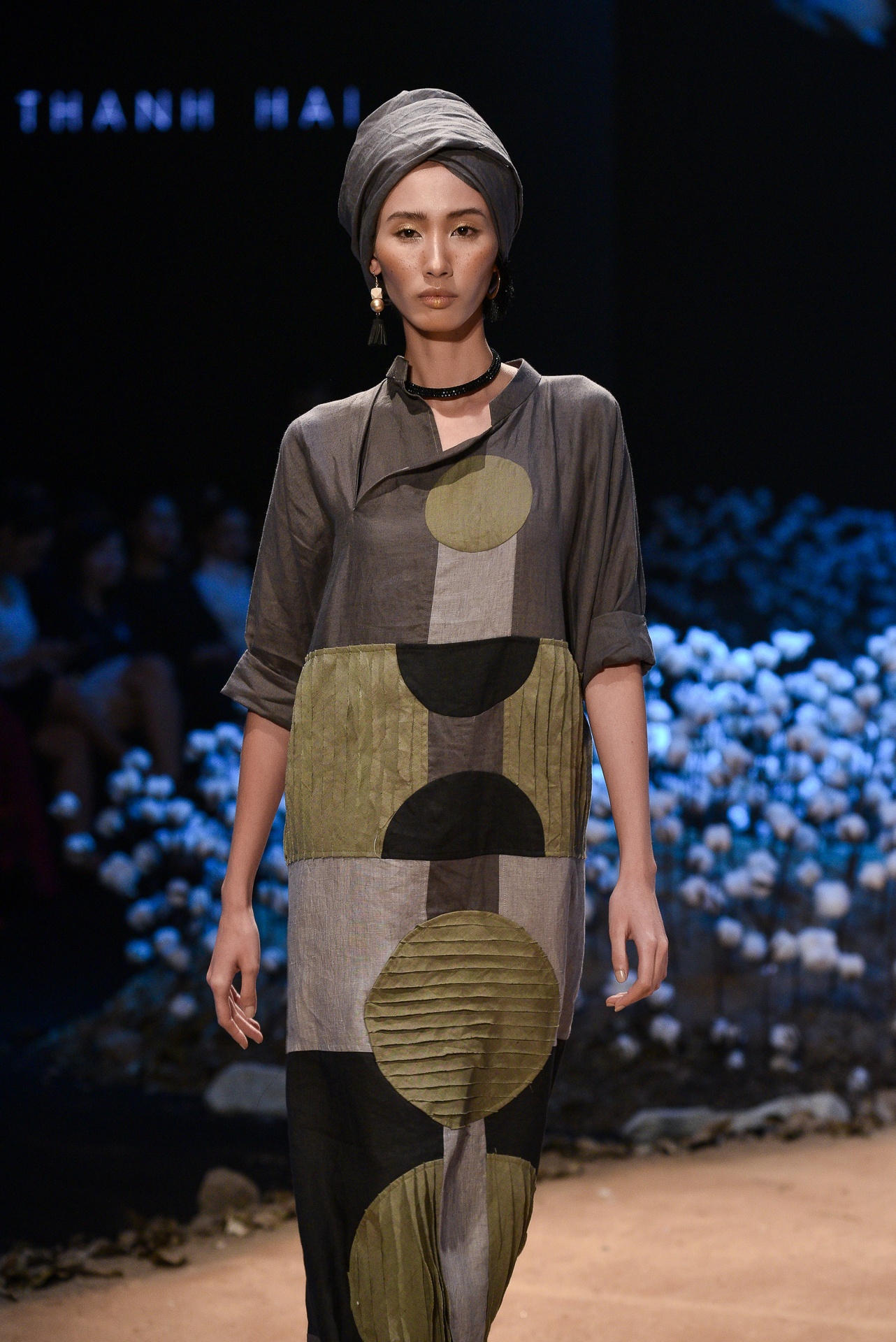 Lan Khue dien thoi trang anh 19