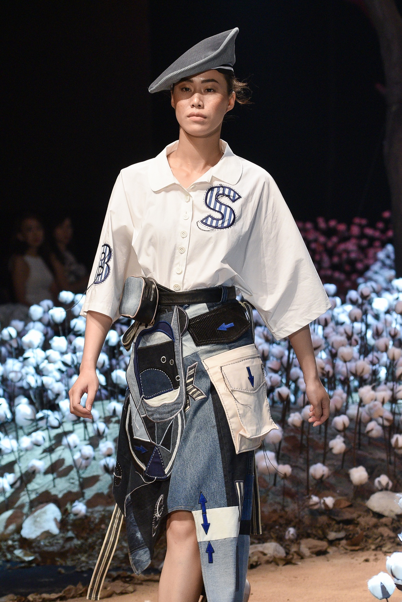 Lan Khue dien thoi trang anh 6