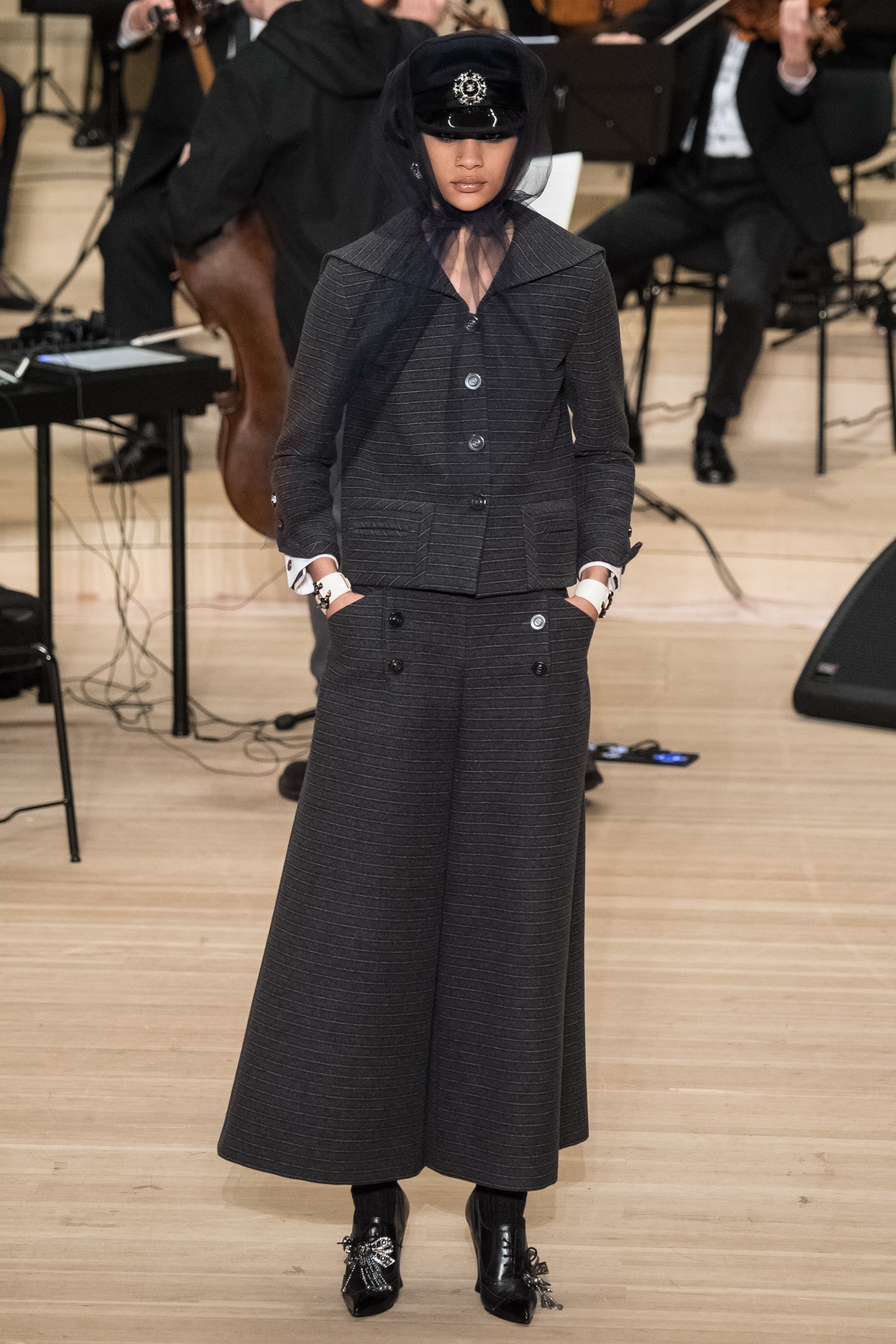 Chanel mang dan hop xuong len san khau anh 8