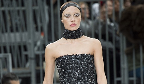 Nhung guong mat noi bat nhat tren san dien thoi trang nam 2017 hinh anh