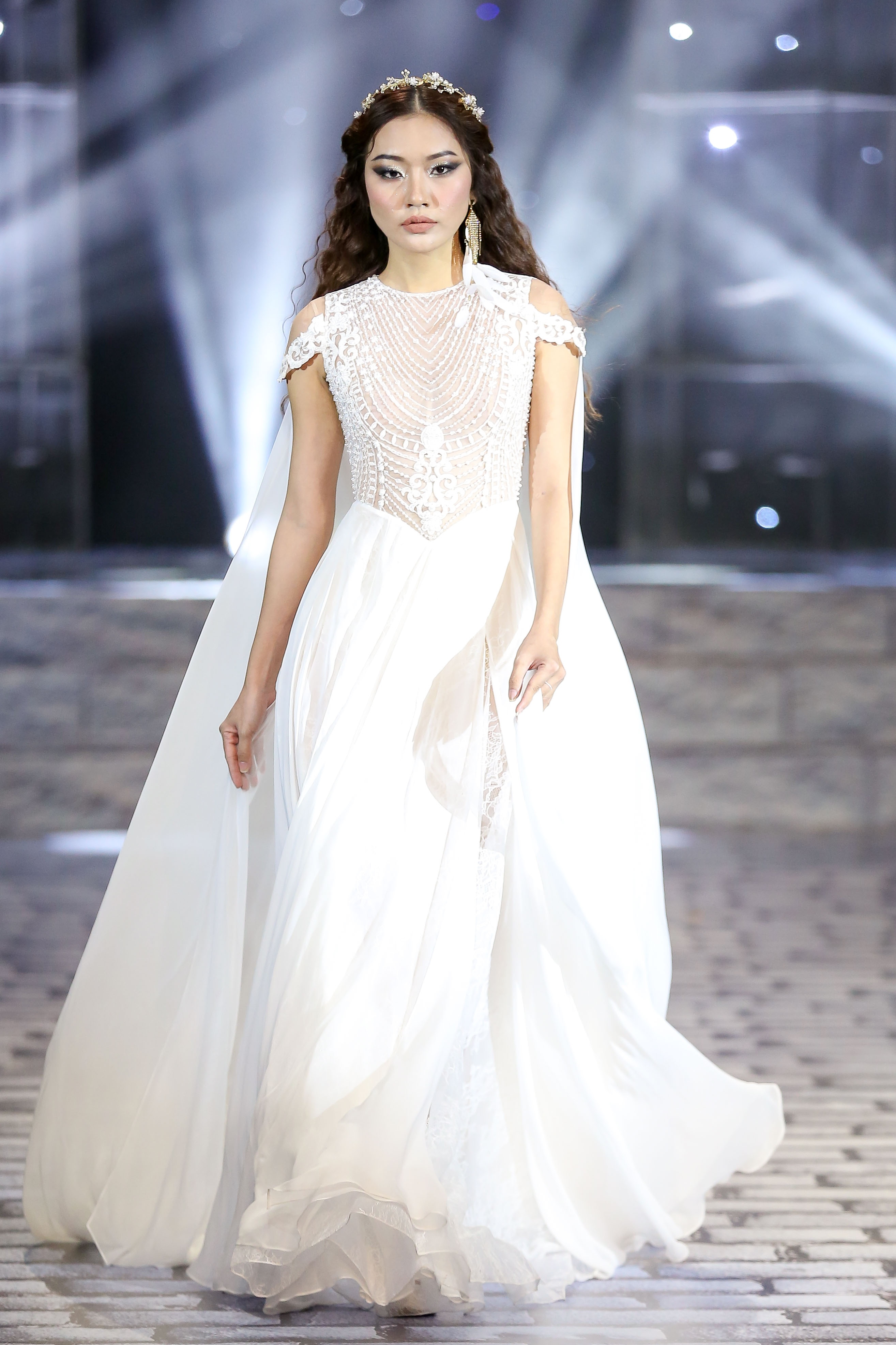 Chung Thanh Phong lấy cảm hứng trang phục từ thương hiệu Dior ảnh 17 Chung Thanh Phong lay cam hung trang phuc tu thuong hieu Dior anh 17
