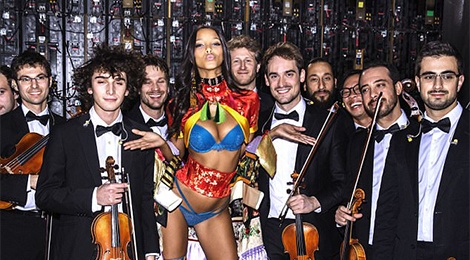 Nhung buc anh hau truong nong bong cua show Victoria's Secret hinh anh