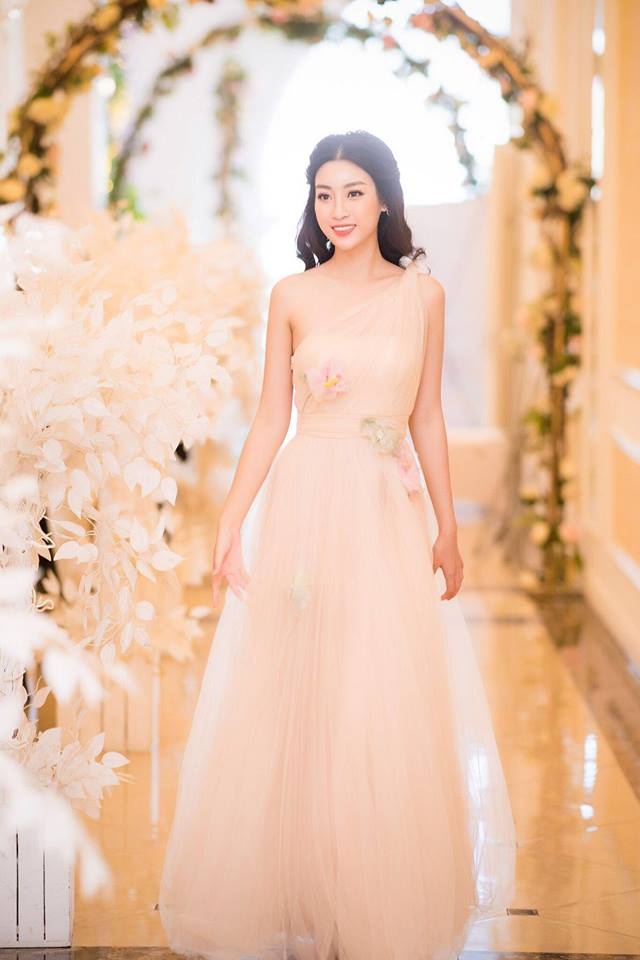 Ngan Anh dien trang phuc noi bat trong bang sao dep anh 8