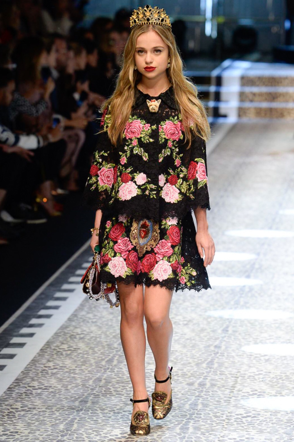 Amelia Windsor tro thanh nang tho moi lang thoi trang anh 6