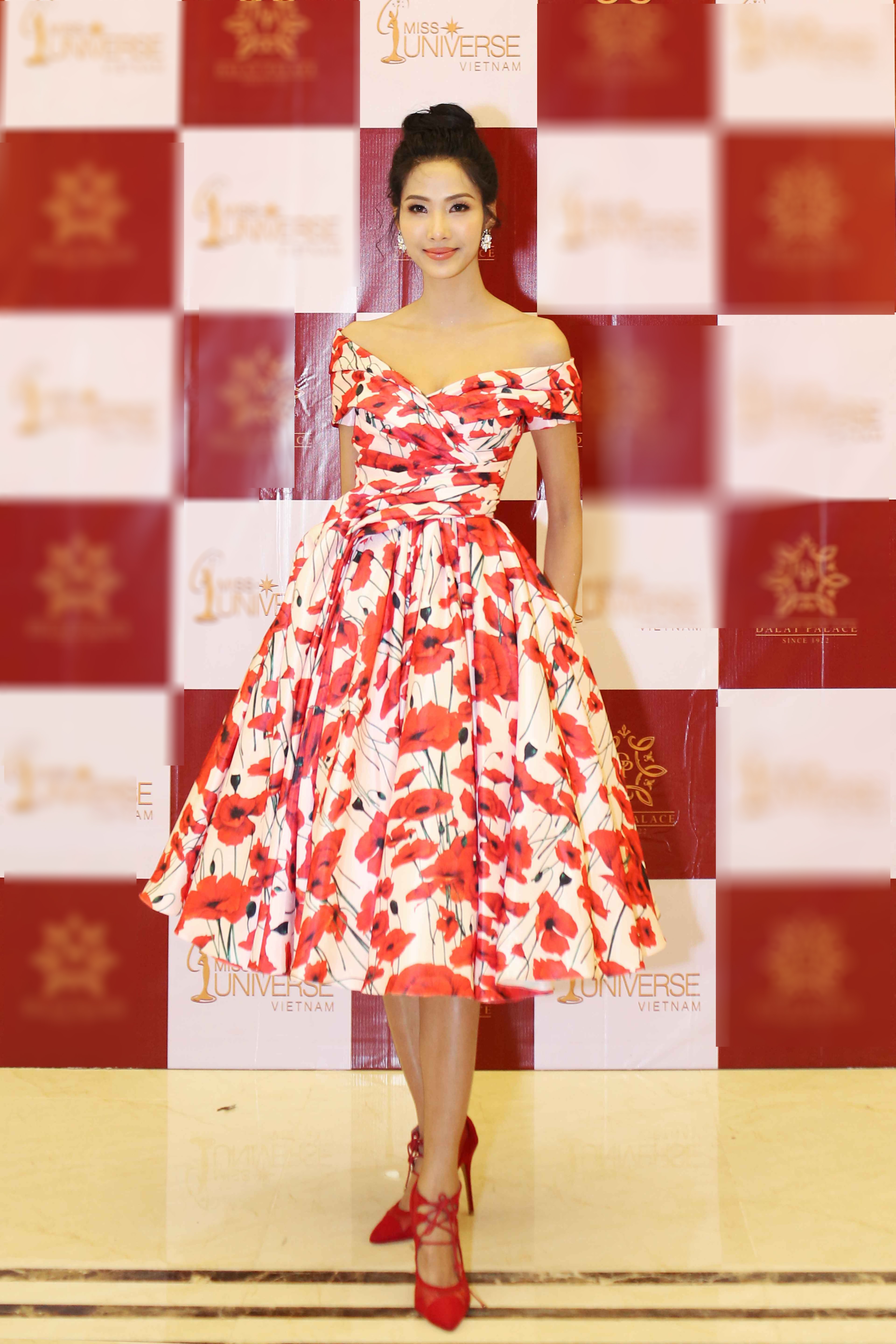 Thanh Hang dien trang phuc tao bao trong bang sao dep tuan qua anh 7