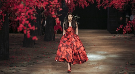 Sac do phu ngap san khau trong show dien 10 nam cua Do Manh Cuong hinh anh