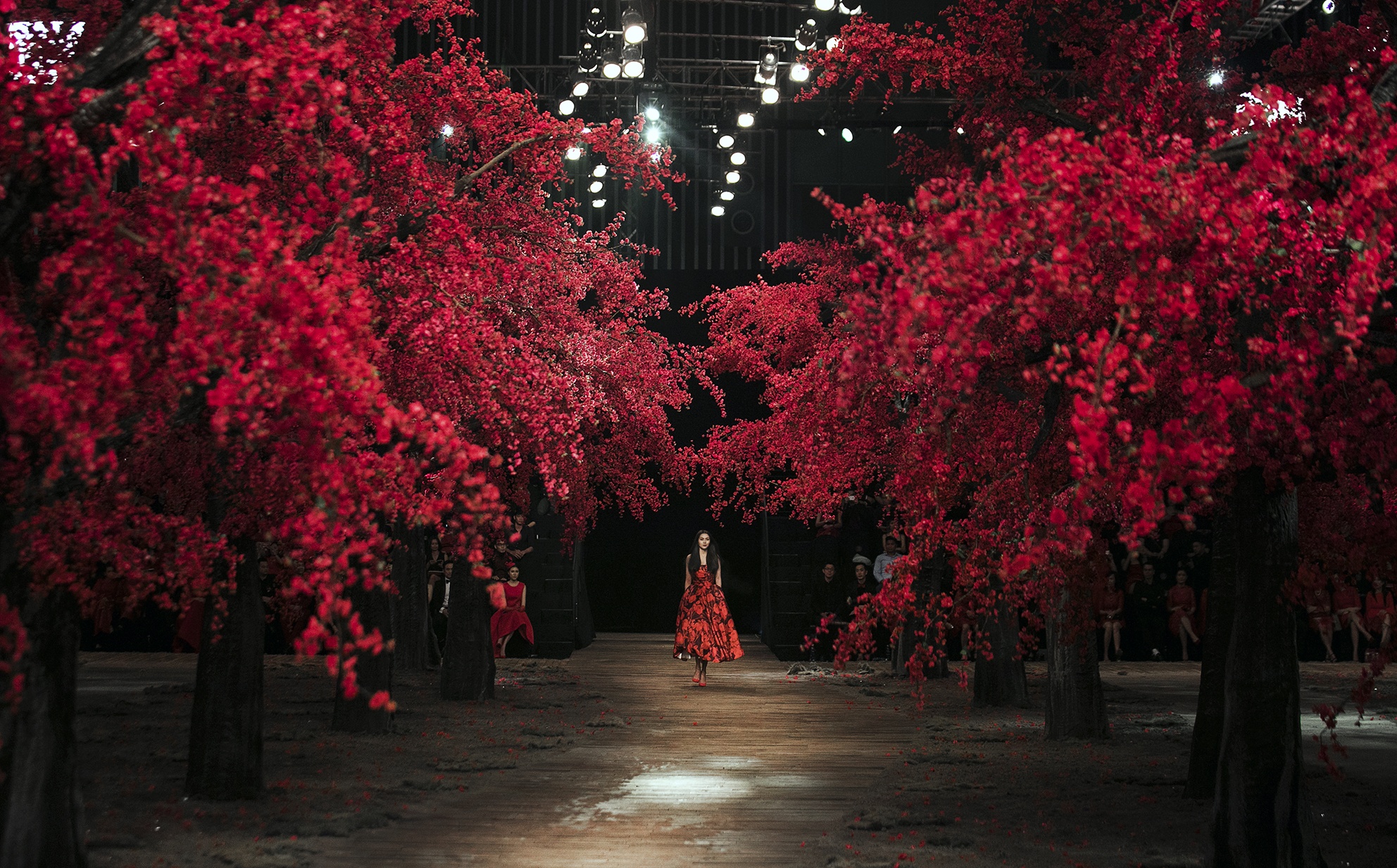 Ha Tang dien show do manh cuong anh 1